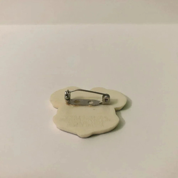 Disney Pins Plastic Minnie Mouse Winnie the Pooh Piglet Arm and Wand Mickey - Picture 15 of 16